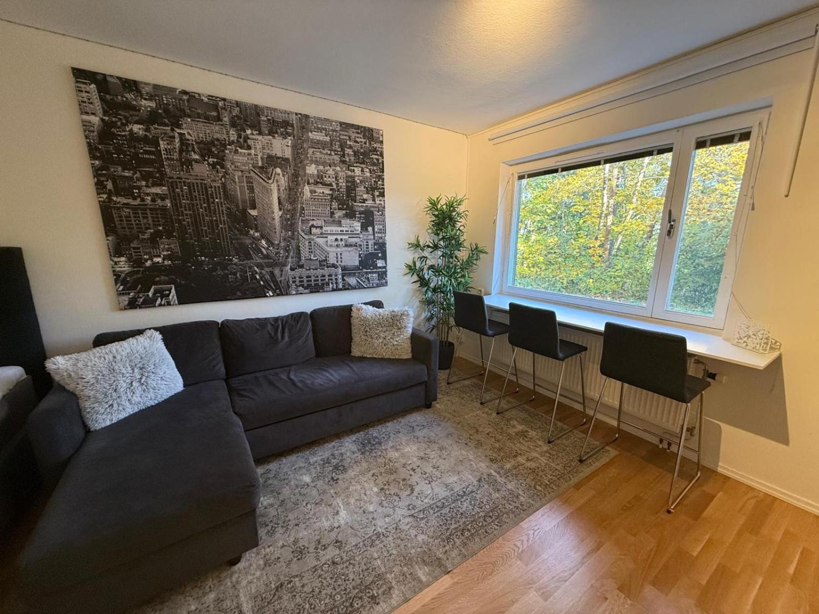 Naera Metro, Stranden Och Skogen. Estocolmo Exterior foto
